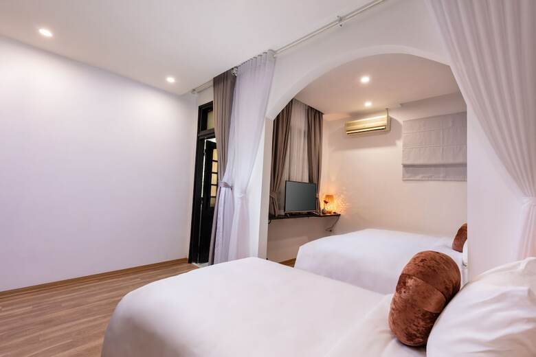 Hanoi Lullaby Hotel & Travel