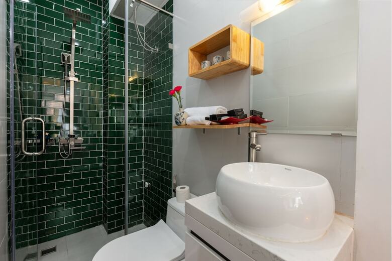 Hanoi Lullaby Hotel & Travel