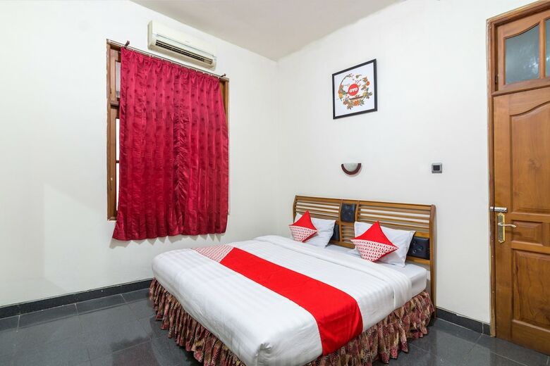Hostal Oyo 1212 Hotel Pakuning