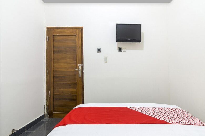 Hostal Oyo 1212 Hotel Pakuning