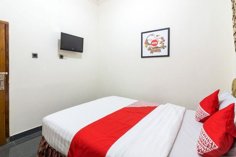 Hostal Oyo 1212 Hotel Pakuning