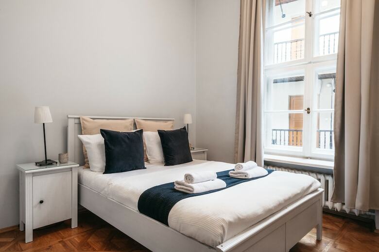 Square Apartment By Loft Affair