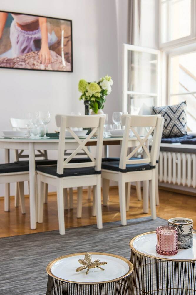 Square Apartment By Loft Affair