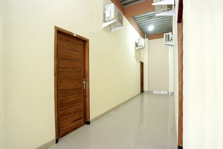 Hostal Oyo 1241 Eirini Family Homestay