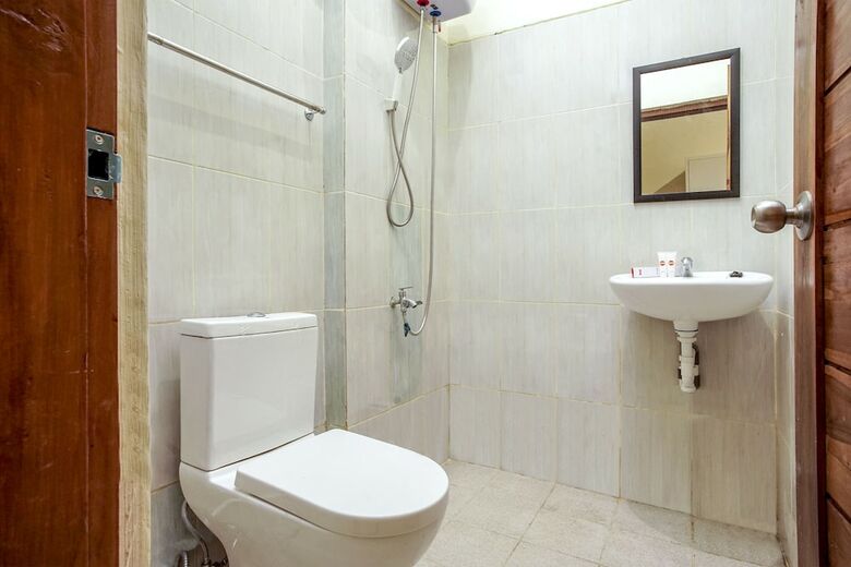 Hostal Oyo 1241 Eirini Family Homestay