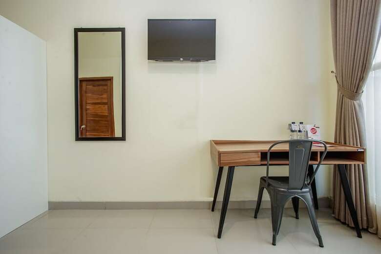 Hostal Oyo 1241 Eirini Family Homestay