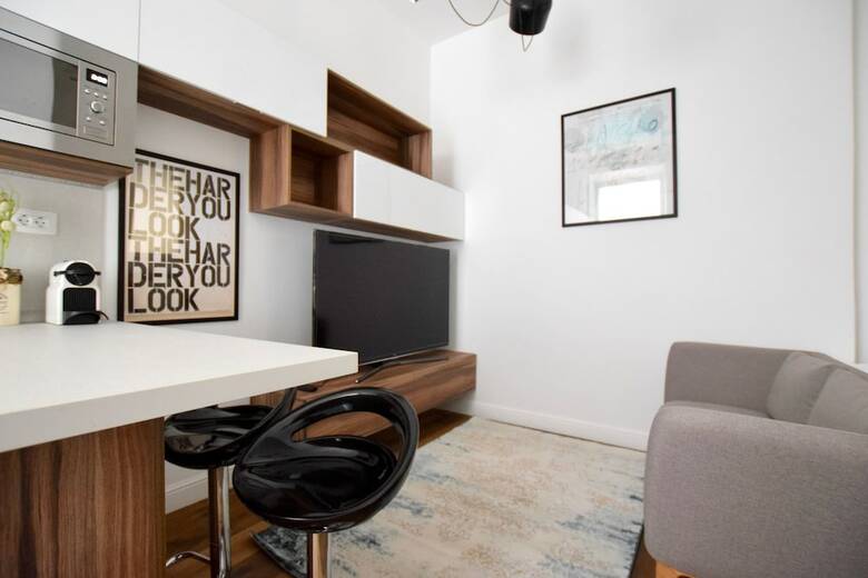 Luxury Apartment By Hi5 - Zichy Suites