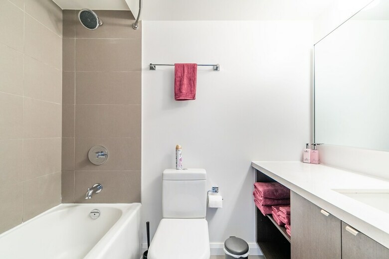 Simply Comfort Charming Yorkville Condos
