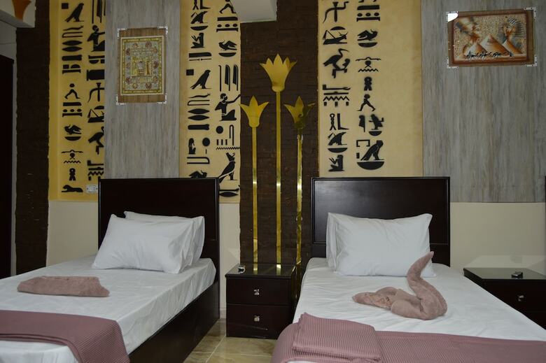 Bed & Breakfast Comfort Pyramids Inn