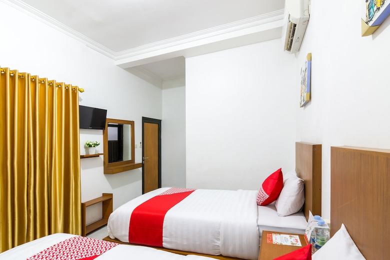 Hostal Oyo 1242 Penginapan Rb Syariah