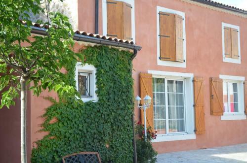 Hostal Aux Berges Du Canal