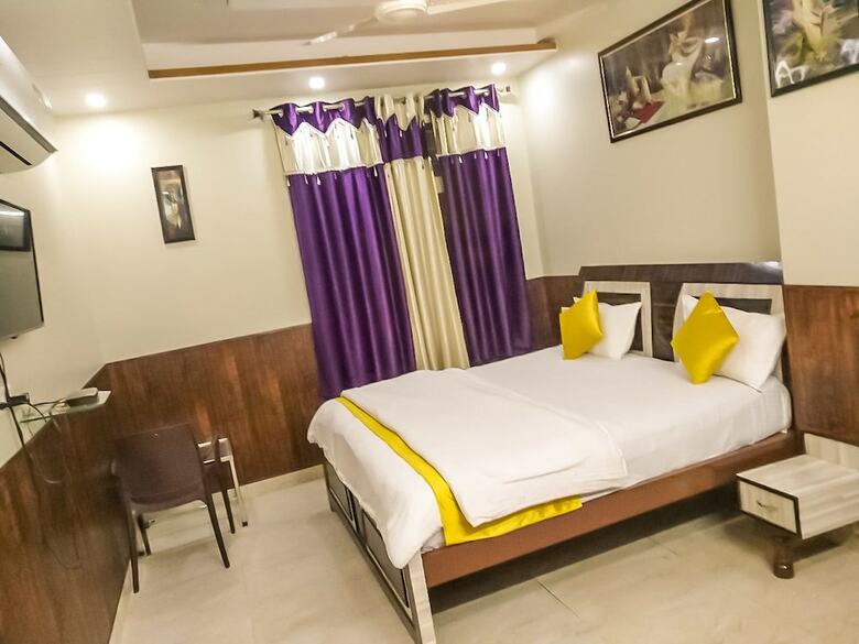 Hotel Rb Palace