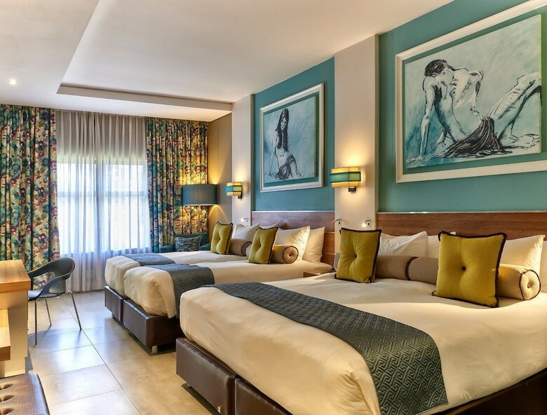 Hotel Peermont Metcourt At Emperors Palace