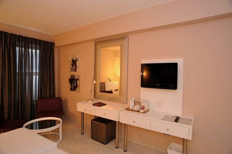 Hotel Peermont Metcourt At Emperors Palace