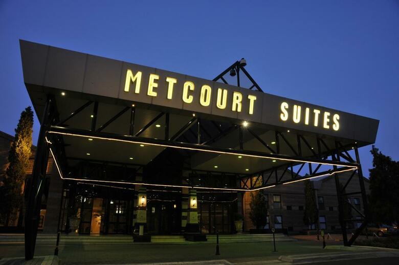 Hotel Peermont Metcourt At Emperors Palace