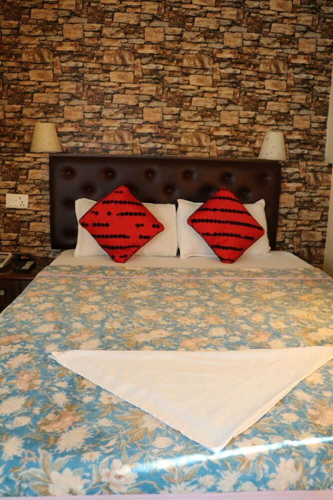 Hotel Happy Home