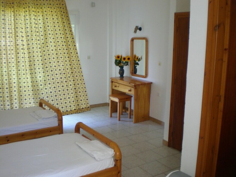 Aparthotel Mejanis