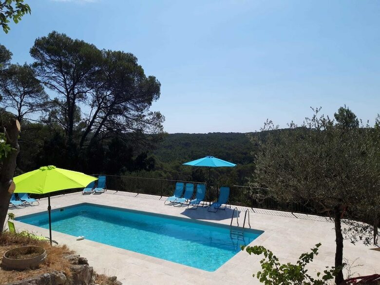 Villa La Pin�de