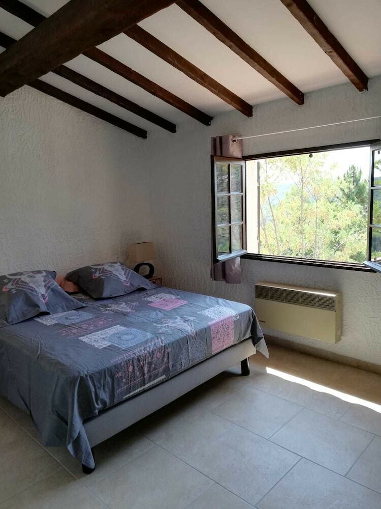 Villa La Pin�de
