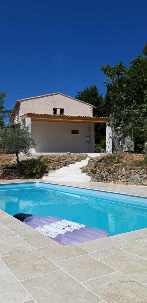 Villa La Pin�de