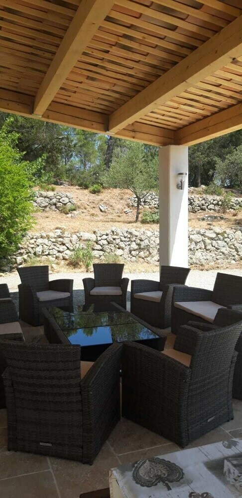 Villa La Pin�de