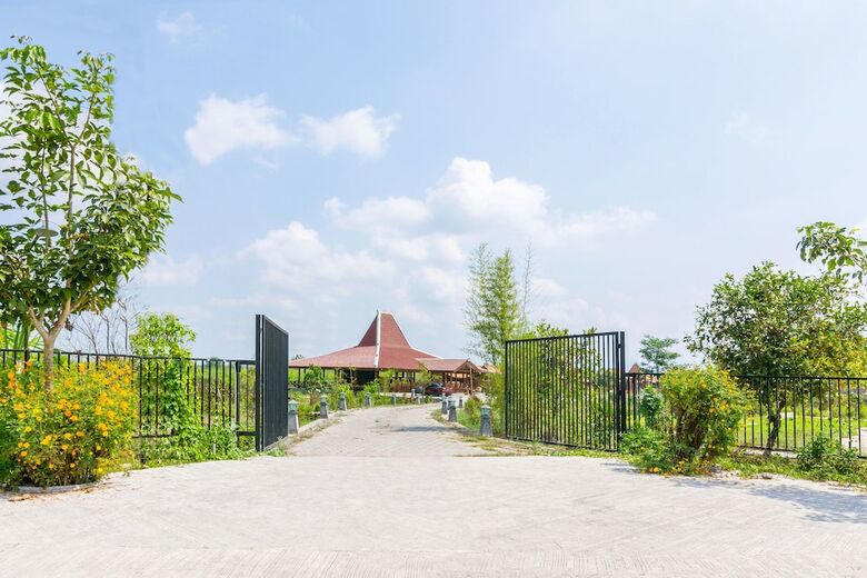 Hostal Oyo 1304 Roemah Gladak Kebon Sidoluhur