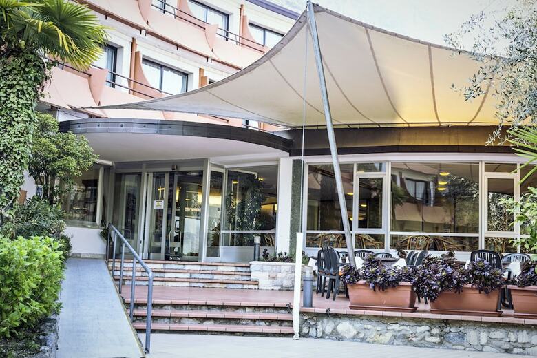Hotel Saturno