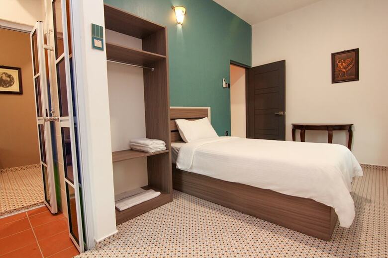 Hotel Pearl Inn