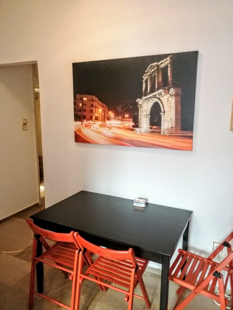 Modern Apartment In Acropolis