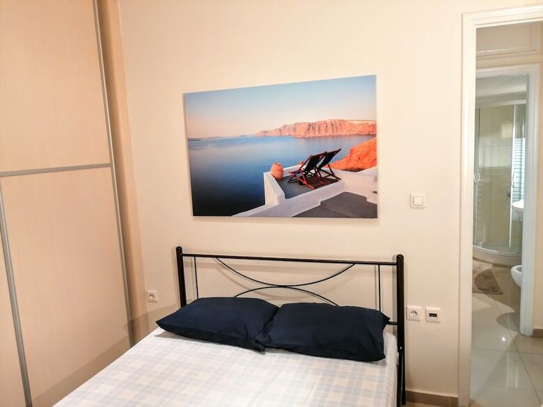 Modern Apartment In Piraeus