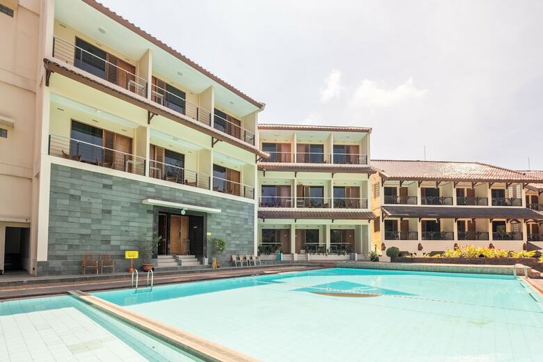 Hotel Capital O 1256 Sangga Buana Resort