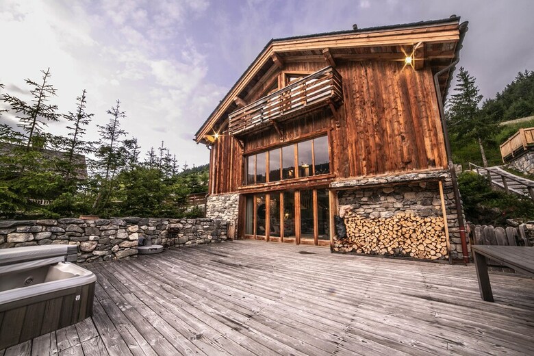 Chalet Luxe, Private Driver, Sauna & Jacuzzi