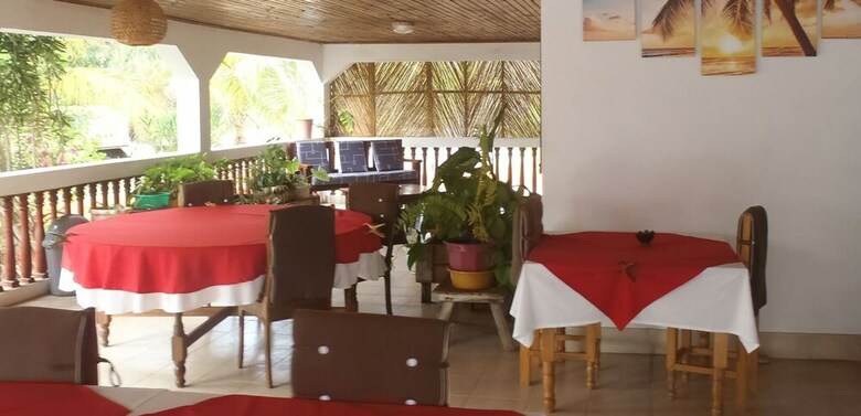 Hotel Auberge Chez Laurette Morombe