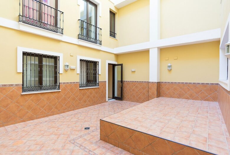 Apartamentos Carreteria City Center