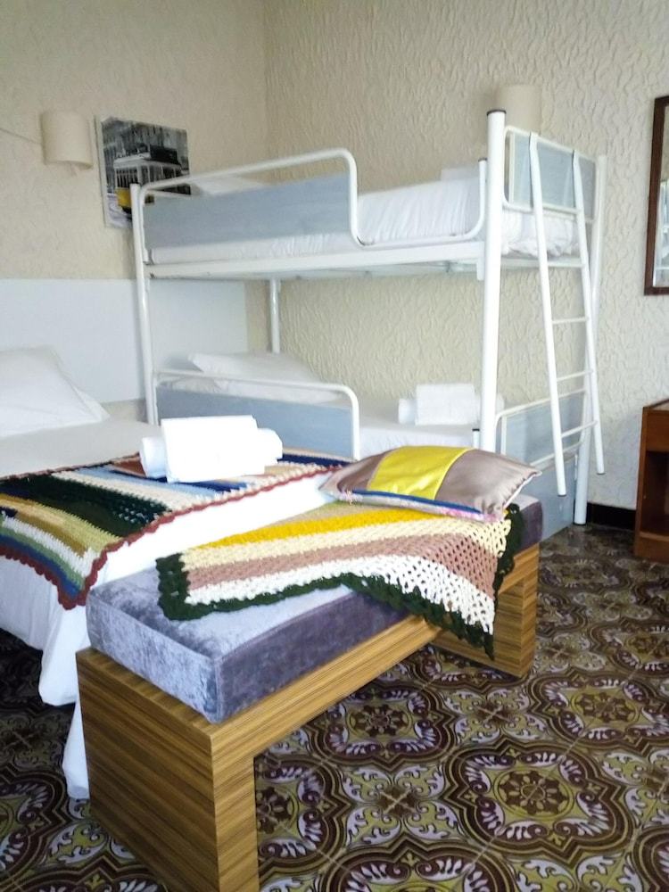 Hostal Adega Hostel