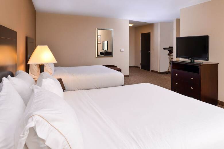 Hotel Holiday Inn Express And Suites Fairmont