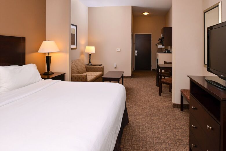 Hotel Holiday Inn Express And Suites Fairmont