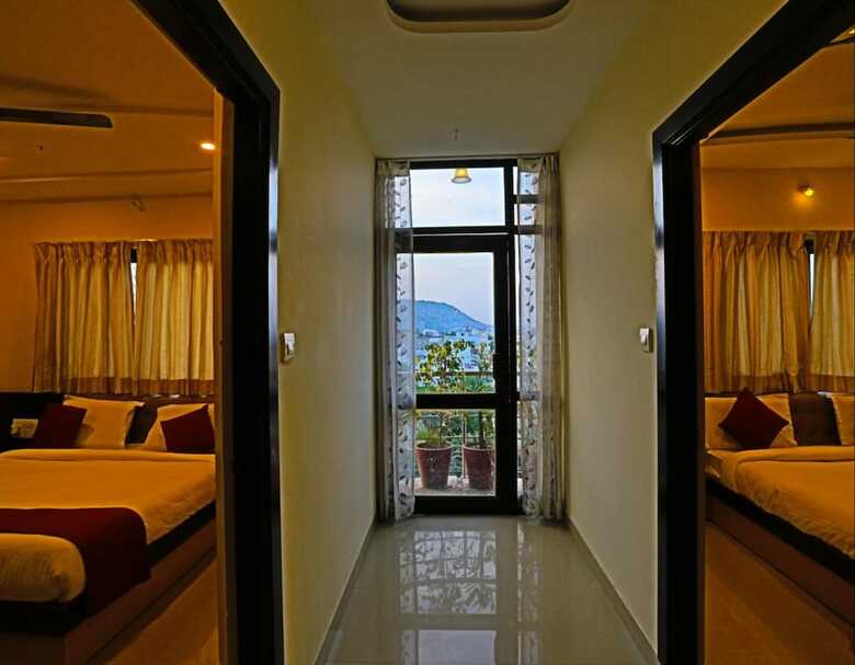 Hotel Suraj Palace