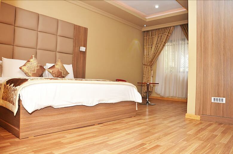 Top Rate Hotel