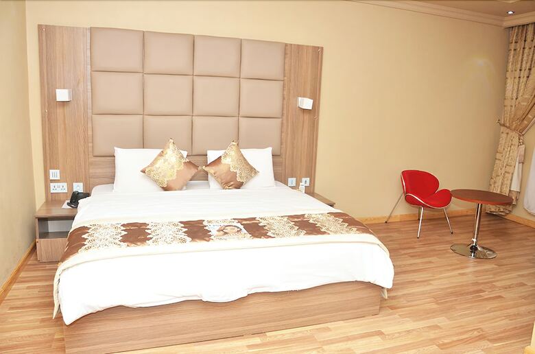 Top Rate Hotel