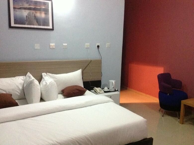 Top Rate Hotel
