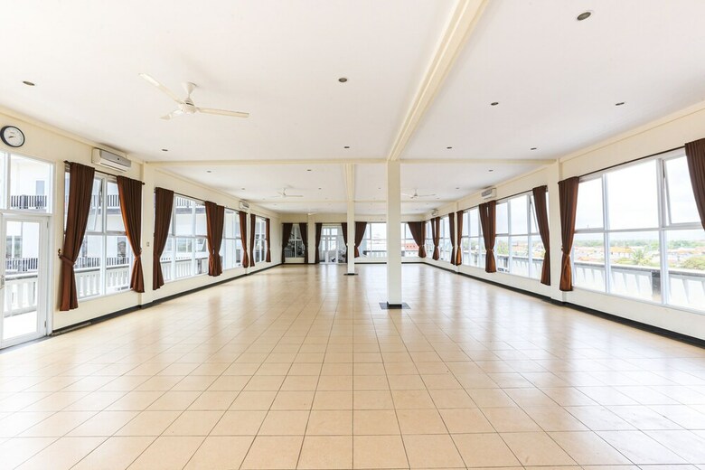 Capital O 1246 Hotel Grand Pacific