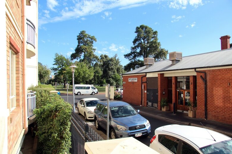 Adelaide Central Apartment - 3br, 2bath & Carpark