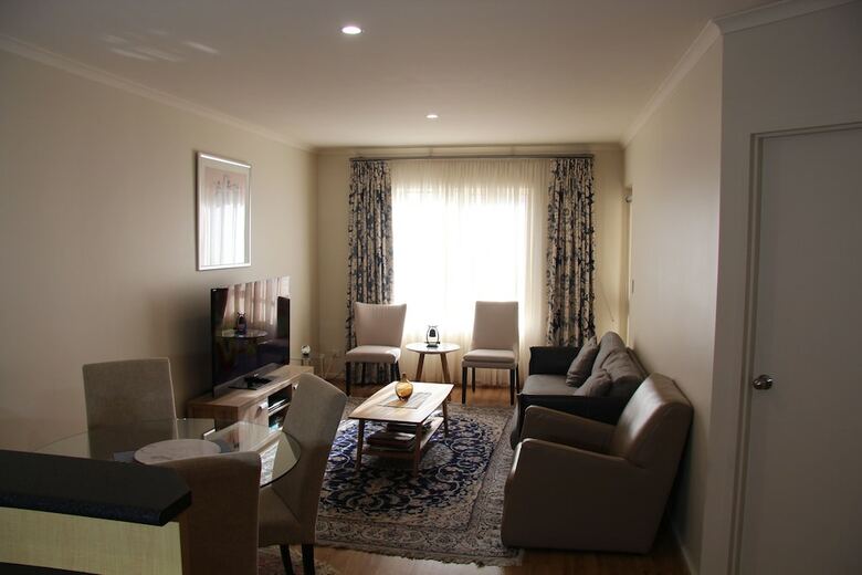 Adelaide Central Apartment - 3br, 2bath & Carpark
