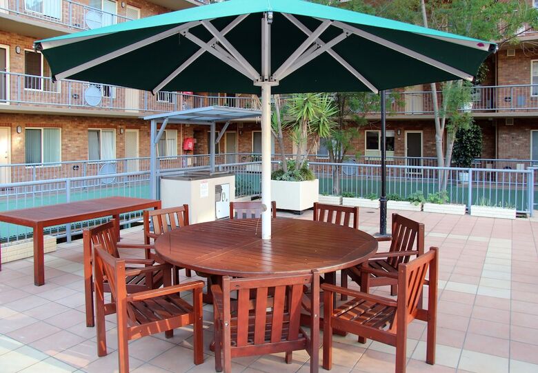 Adelaide Central Apartment - 3br, 2bath & Carpark