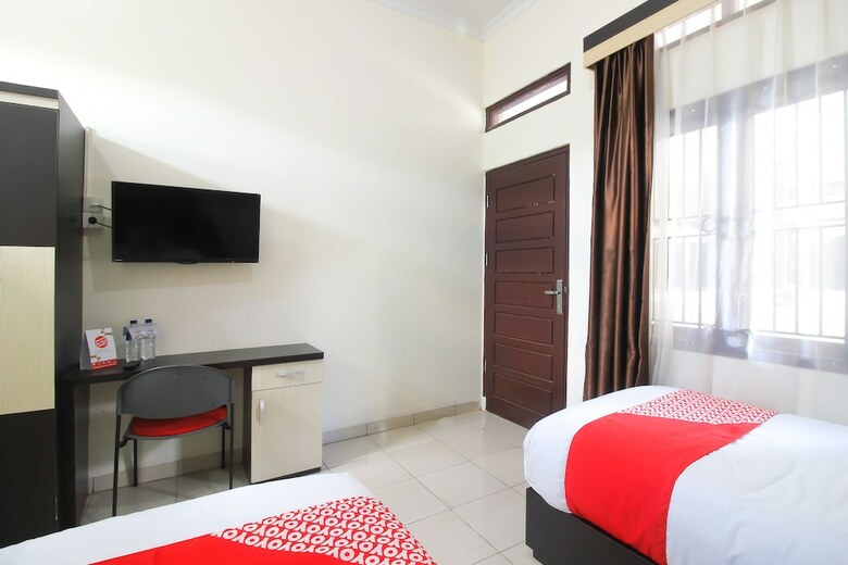 Hostal Oyo 962 Family Homestay