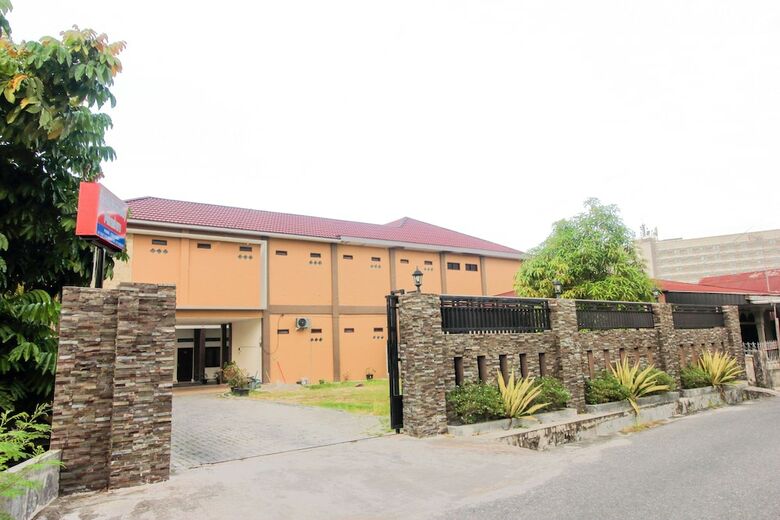Hostal Oyo 962 Family Homestay