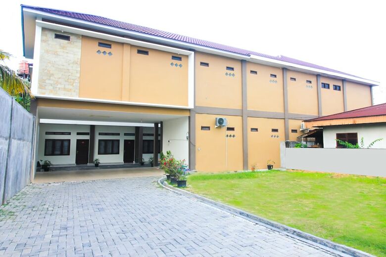 Hostal Oyo 962 Family Homestay