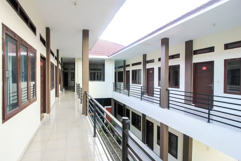 Hostal Oyo 962 Family Homestay