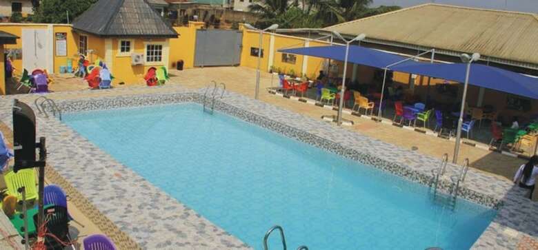 Brilliant Hotel And Suites